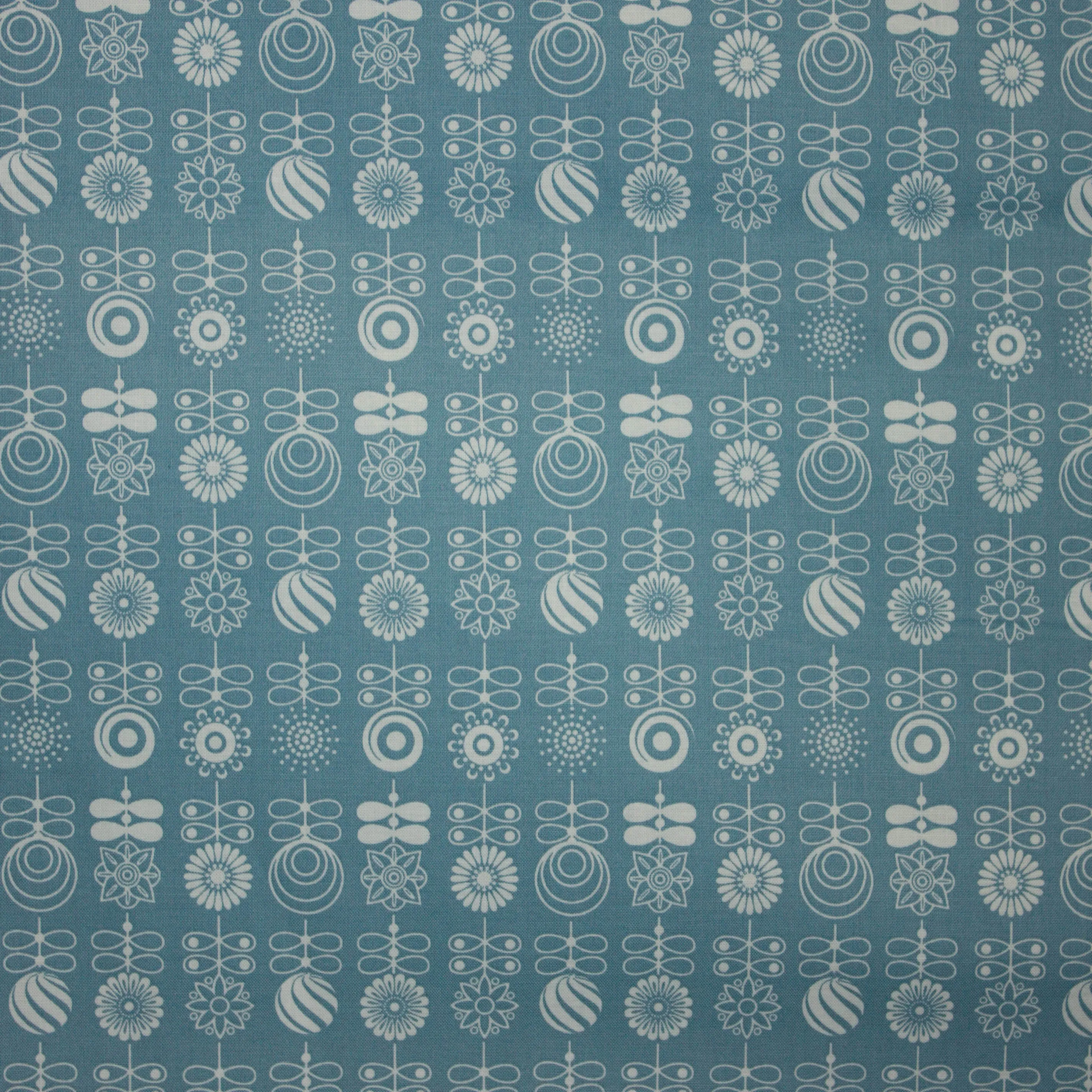 Katoen blauw met witte abstracte bloemen